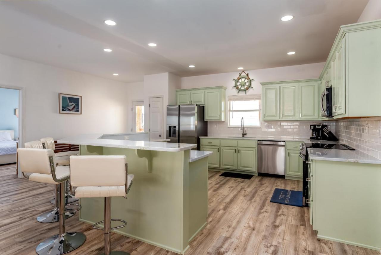 Sun Spot - True Gulf Front Private Home With Lovely Gulf Side Deck, Home ドーフィン・アイランド エクステリア 写真