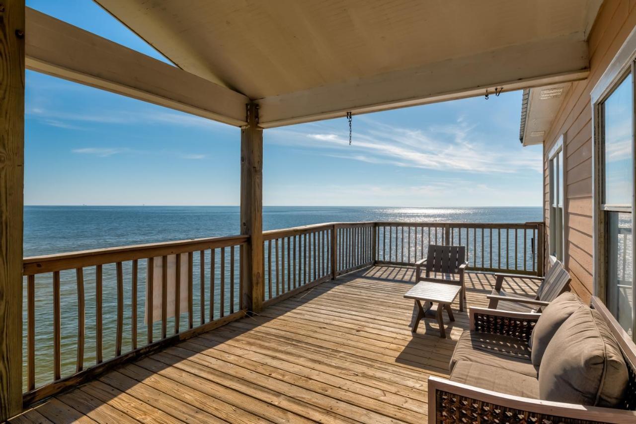 Sun Spot - True Gulf Front Private Home With Lovely Gulf Side Deck, Home ドーフィン・アイランド エクステリア 写真